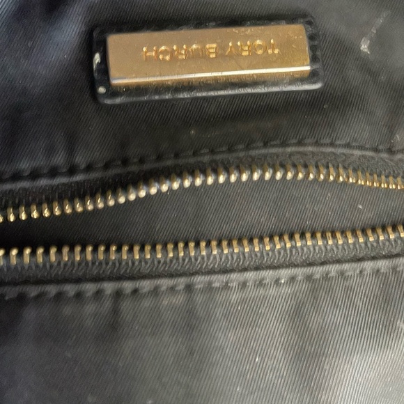 Tory Burch Black Shoulder Bag with Gold Chain - Picture 9 of 13